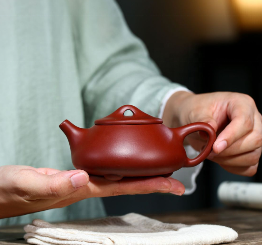 Yixing Zisha Tea Set Handmade Purple Clay Teapot Teacups Traditional Chinese Style Kungfu Teapot for Christmas Gift