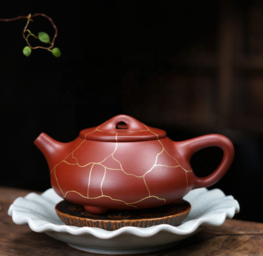 Yixing Zisha Tea Pot Handmade Outline in Gold  Purple Clay Teapot Traditional Chinese Style Kungfu Teapot for Christmas Gift