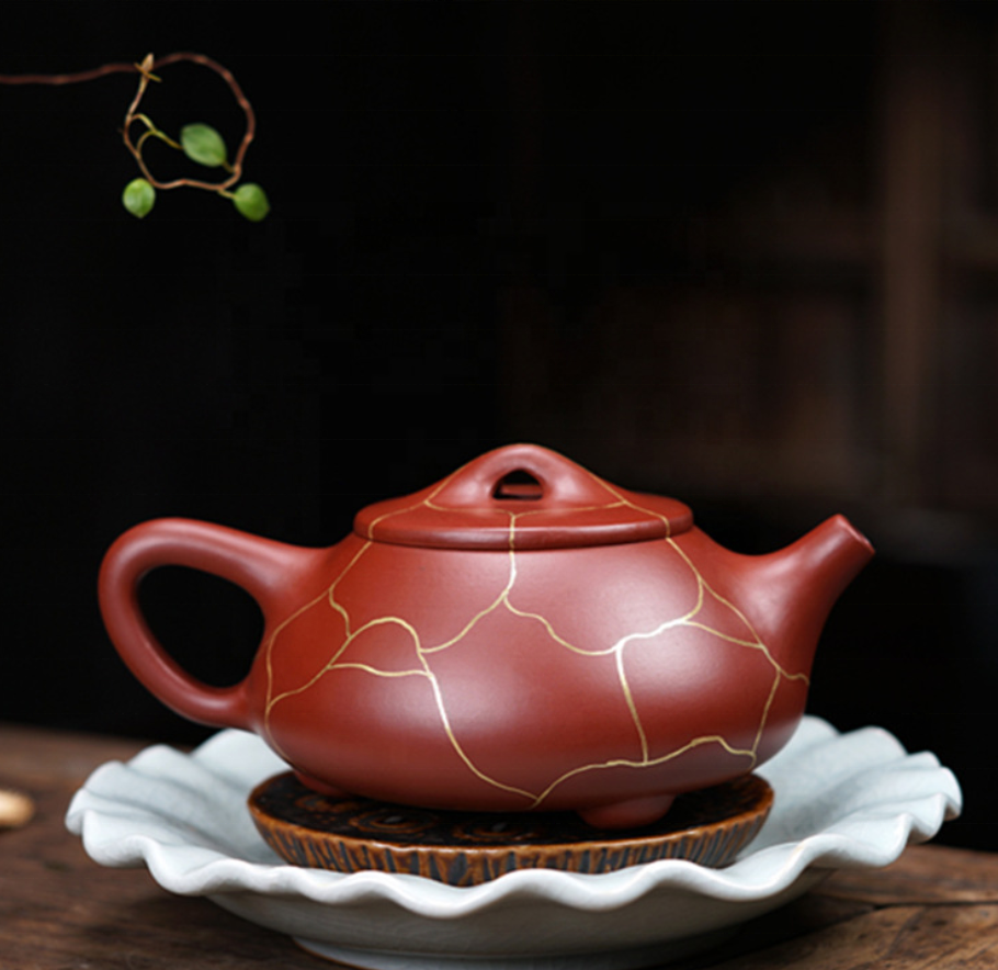 Yixing Zisha Tea Pot Handmade Outline in Gold  Purple Clay Teapot Traditional Chinese Style Kungfu Teapot for Christmas Gift