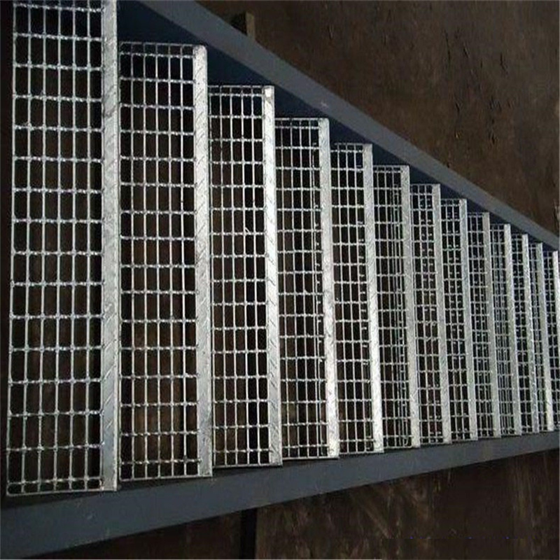 Hot Dipped Galvanized Steel Stair Treads Outdoor Platform Steel Stair Step Treads