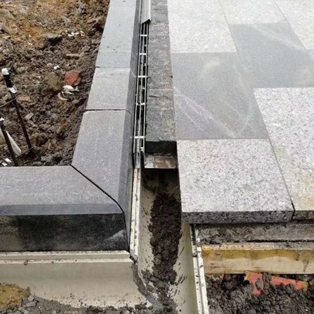 High Quality Steel Grating Drainage Ditch U-Shaped Concrete Polymer Drainage Channel