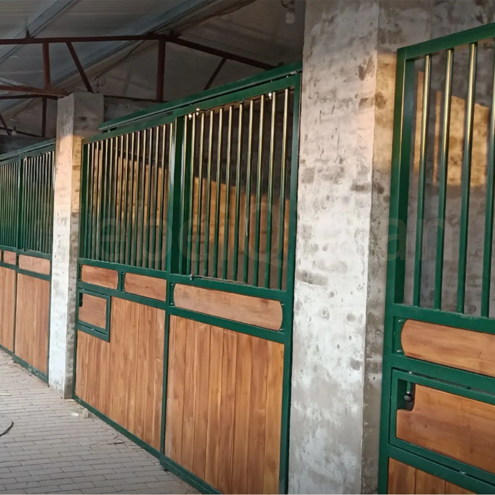 Heavy Duty Galvanized Metal Bamboo Horse Stall Modern Equestrian Equipment For Stable Door