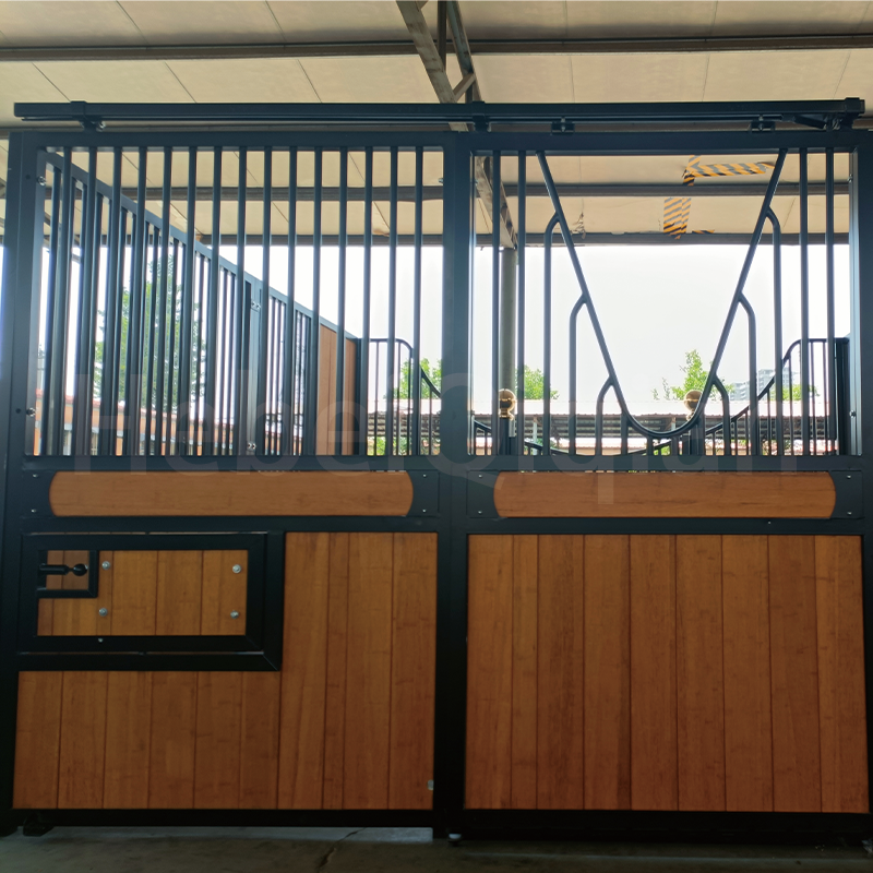 China Supply Portable Bamboo Horse Equipment Doors Box Front Panels wholesale horse equipment stable for sale