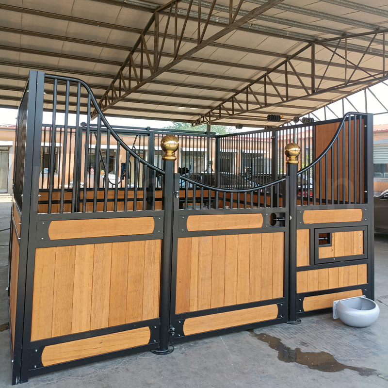 China Supply outdoor standard Horse supplies galvanized Powder Coating wooden equine permanent horse box with hay feeders