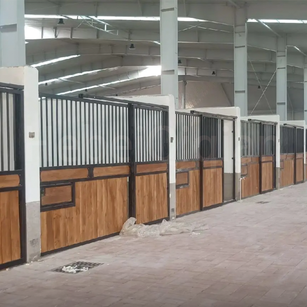 Heavy Duty Galvanized Metal Bamboo Horse Stall Modern Equestrian Equipment For Stable Door