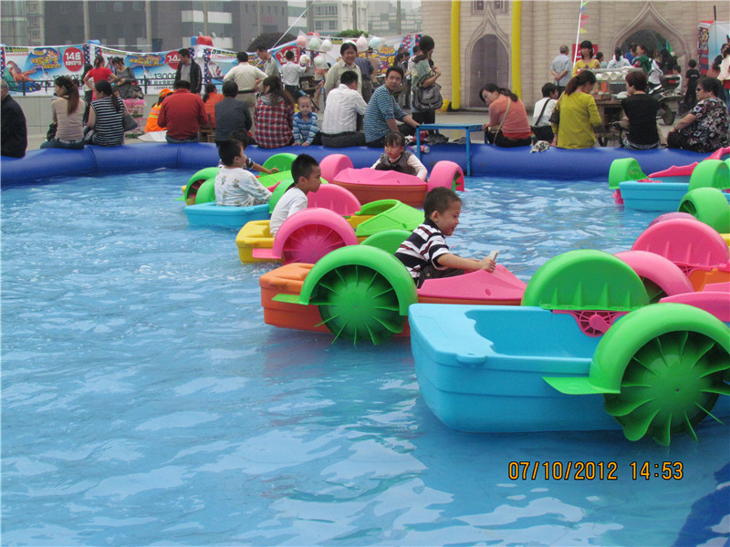 Floating swimming pool paddle boat water foot pedal boat for children