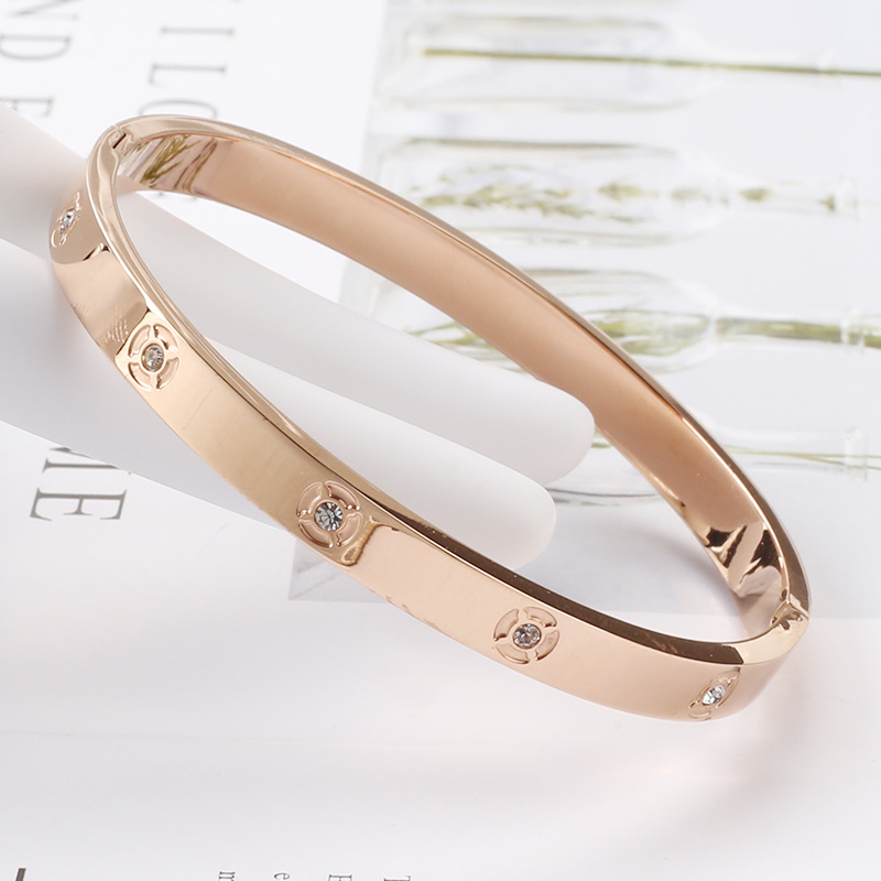 2022 hot selling luxury stainless steel bracelet charming women gold bangles