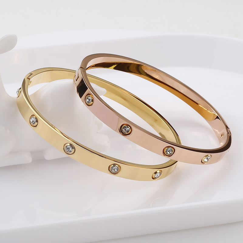 2022 Hot Selling Fashion Luxury Gold Bangles Women's Stainless Steel Bracelets