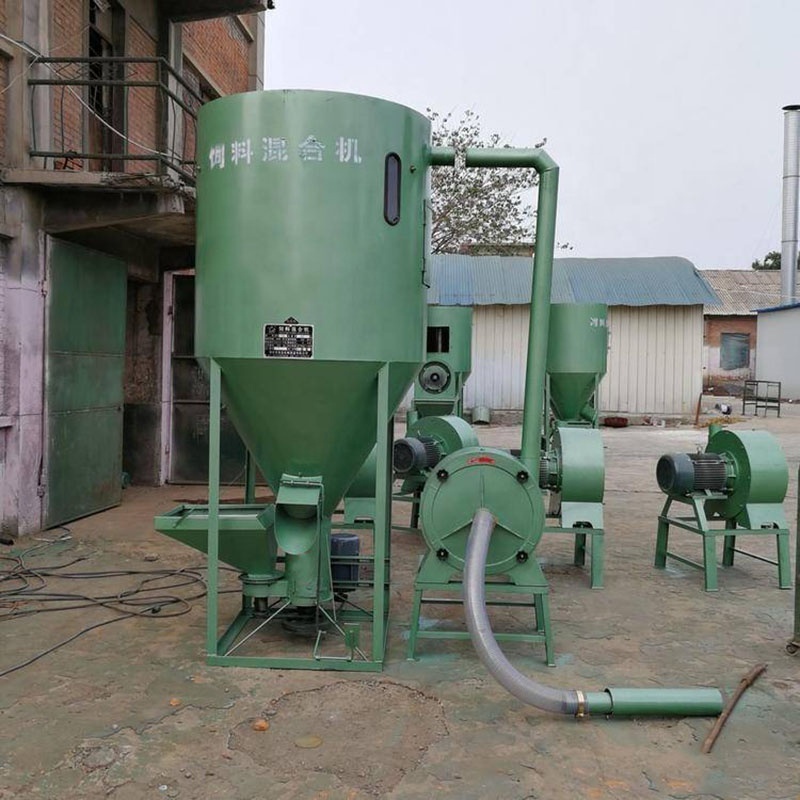 Poultry Feed Mixer Vertical Bran and soybean meal crushing and mixing machine electric/diesel engine feed mixer