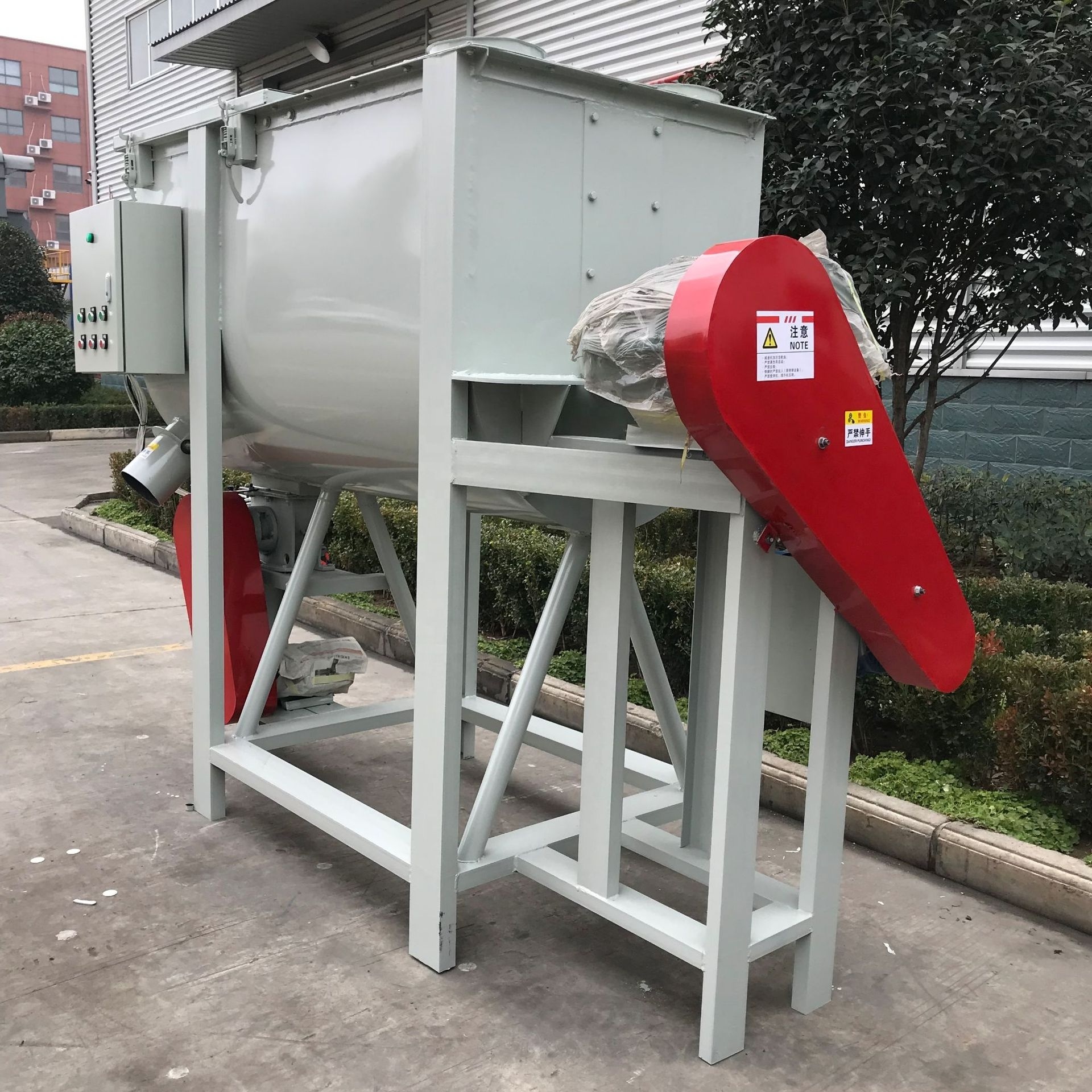 Nutrient soil batch mixer plastic powder mixer horizontal fertilizer compost substrate mixing machine mushroom substrate mixer