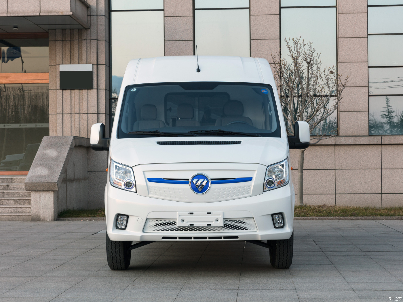 High Quality FOTON Tuyano light passenger Fast charge Mini Electric Bus 14 16 Seats Van for commercial van