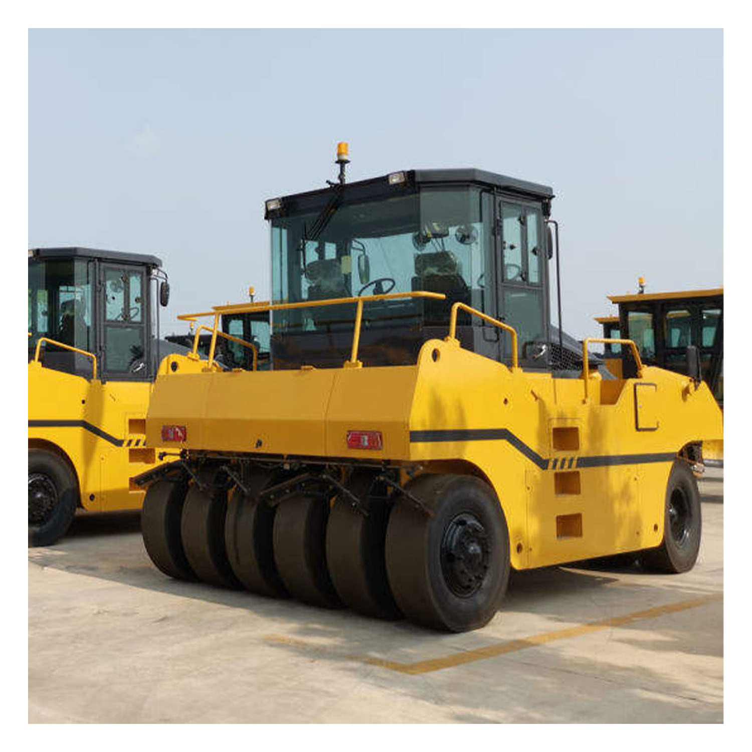 Top Ranking Construction Equipments Light Weight Diesel Road Roller With Rear Rubber Tires For Sale