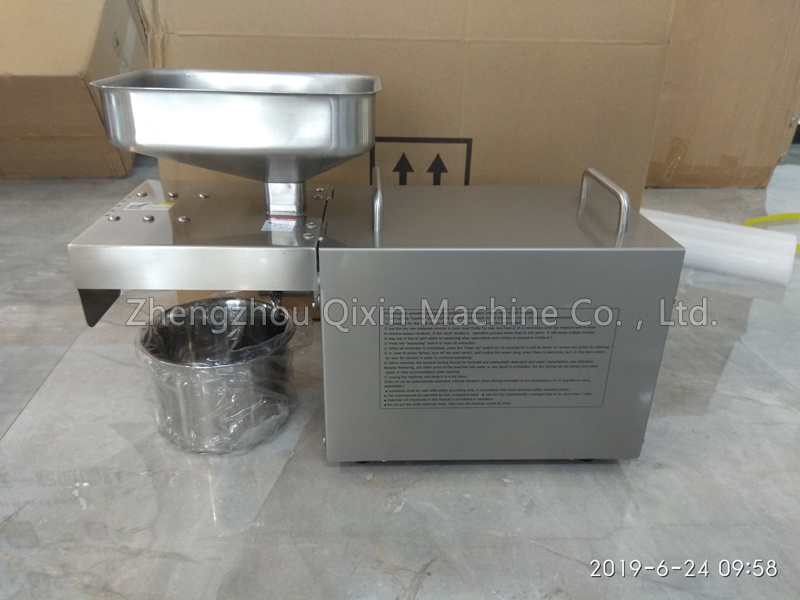 mini coconut processing oil extraction machine / sunflower oil press machine