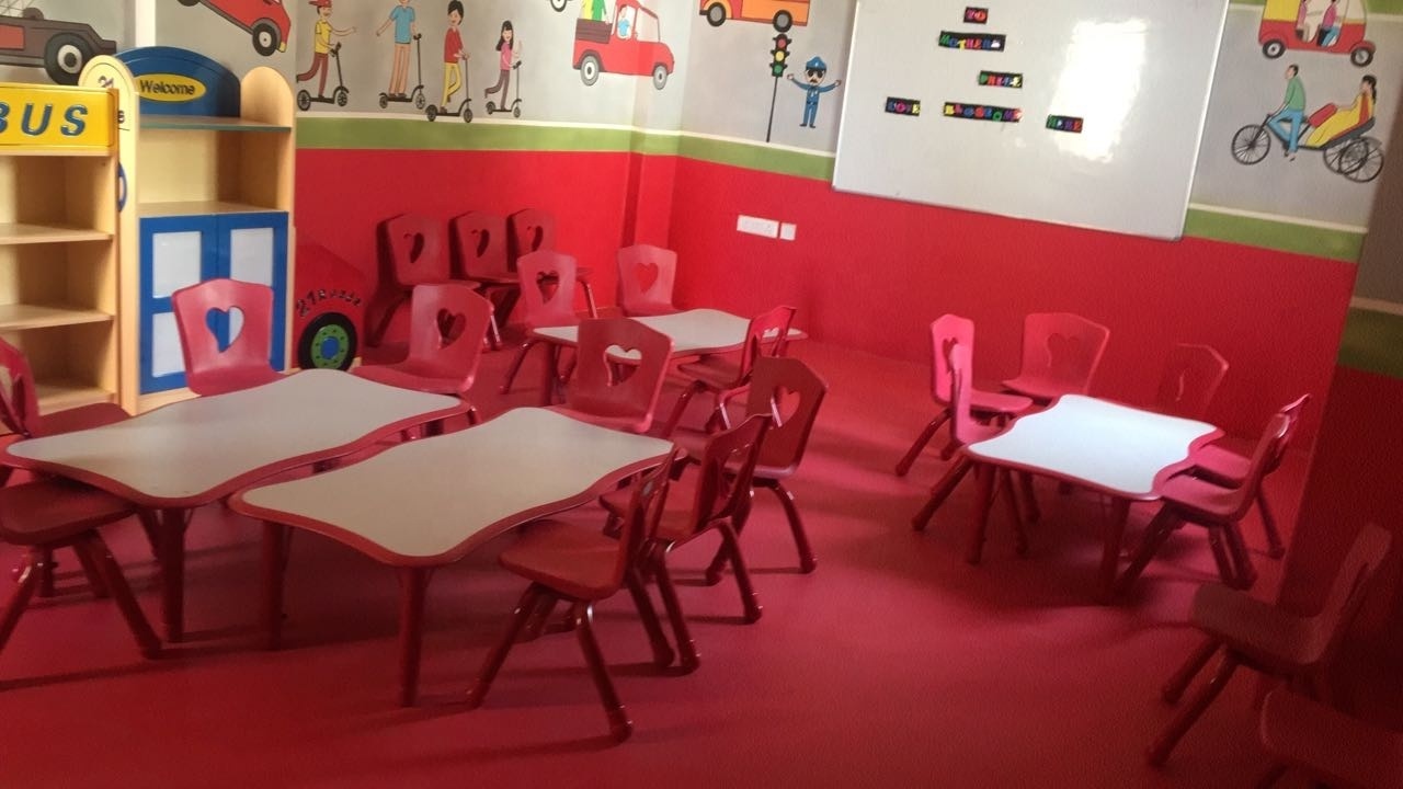 Wholesale factory price preschool furniture plastic tables and chairs for kids children furniture sets