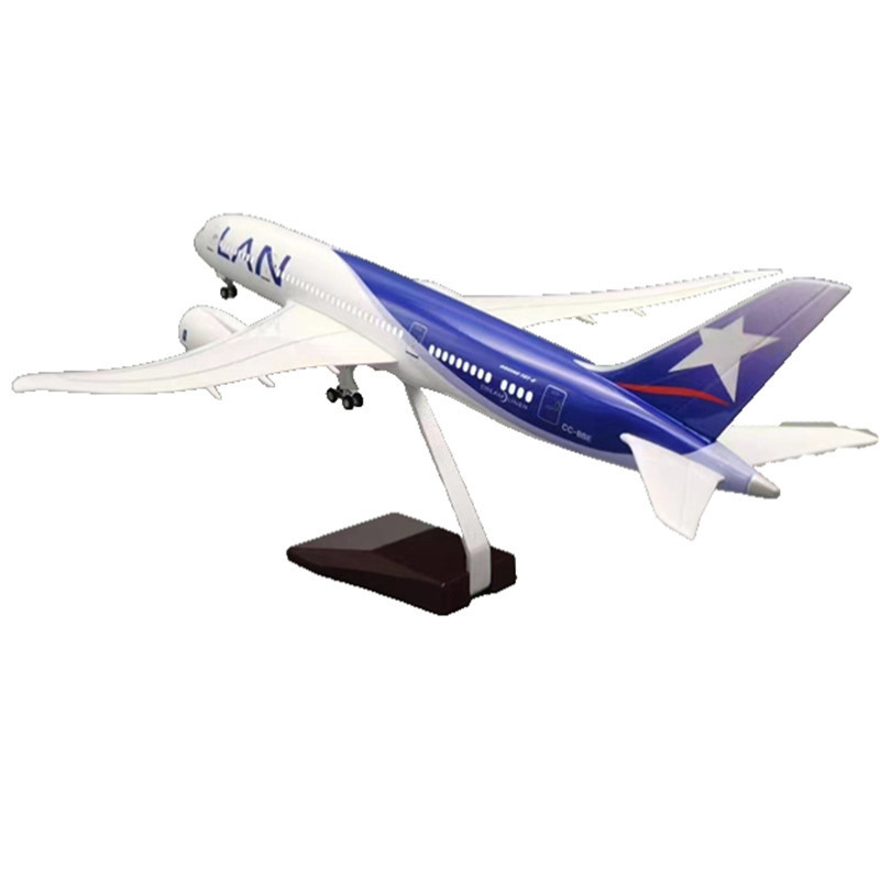 Hot New Gift Set Boeing787 Scale 1:130 43cm LAN Airline Desktop Aircraft Model with Wheels and LED Lights