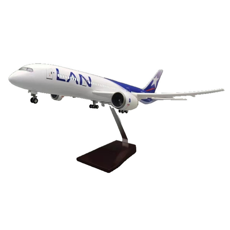 Hot New Gift Set Boeing787 Scale 1:130 43cm LAN Airline Desktop Aircraft Model with Wheels and LED Lights