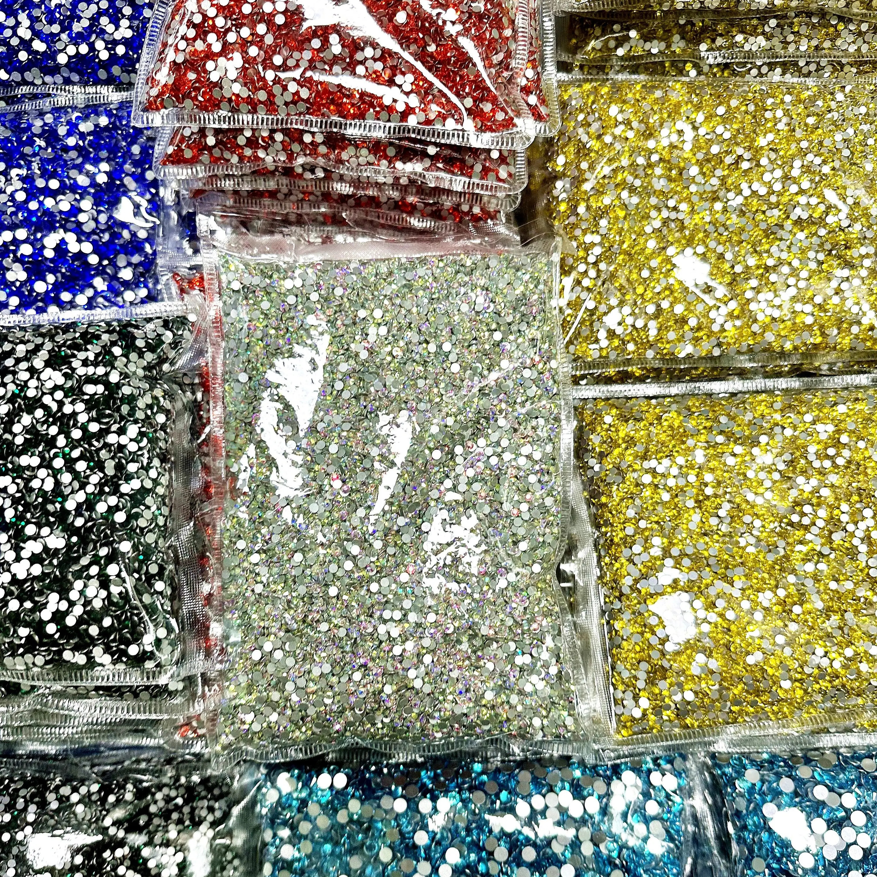 Wholesale Rhinestones 200 Colors 14400pcs  Glue On Glass Flat Back Rhinestone Bulk  Glass Rhinestone Crystal For Garment