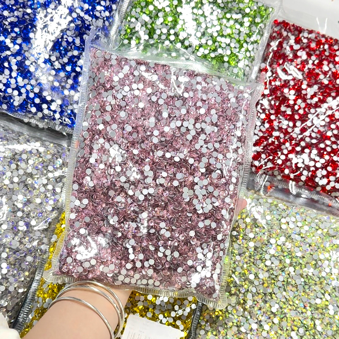 QIYI Wholesale 14400pcs Bulk Package Non Hotfix Rhinestones Glitter Bling Glue On Rhinestones For Accessories