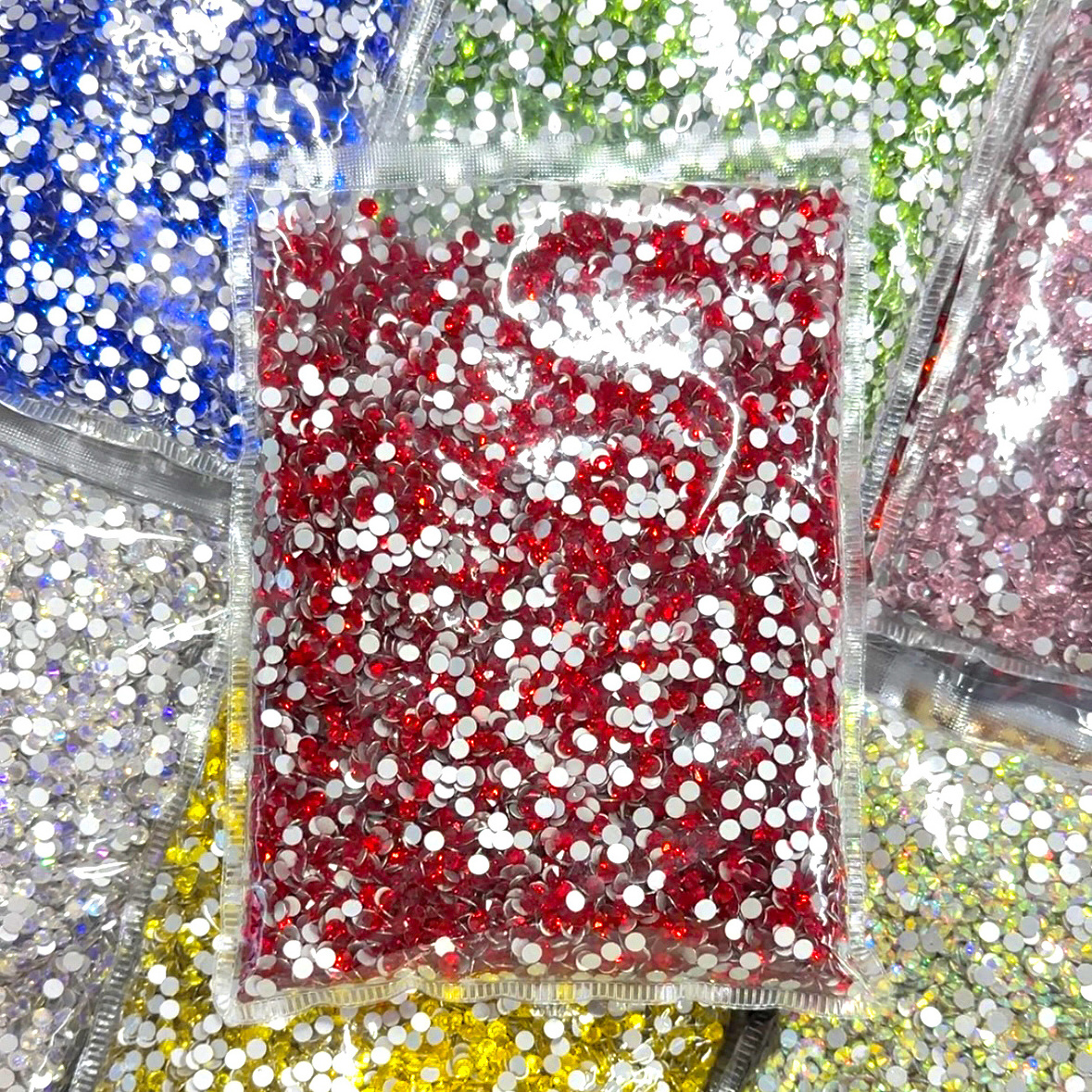 QIYI Wholesale 14400pcs Bulk Package Flatback Rhinestones Glitter Bling Glue On Luminous Rhinestones For Accessories