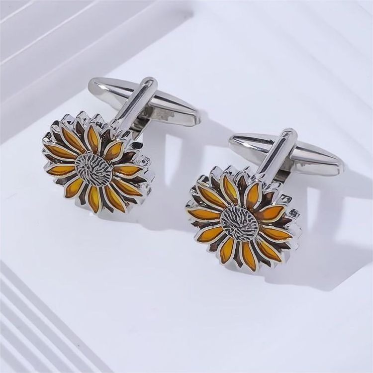 Famous Brand Latest Style Daisy Cufflink Engraved DIY Words Gold Plated Daisies Shape High Quality Cufflinks For A Girl Lady