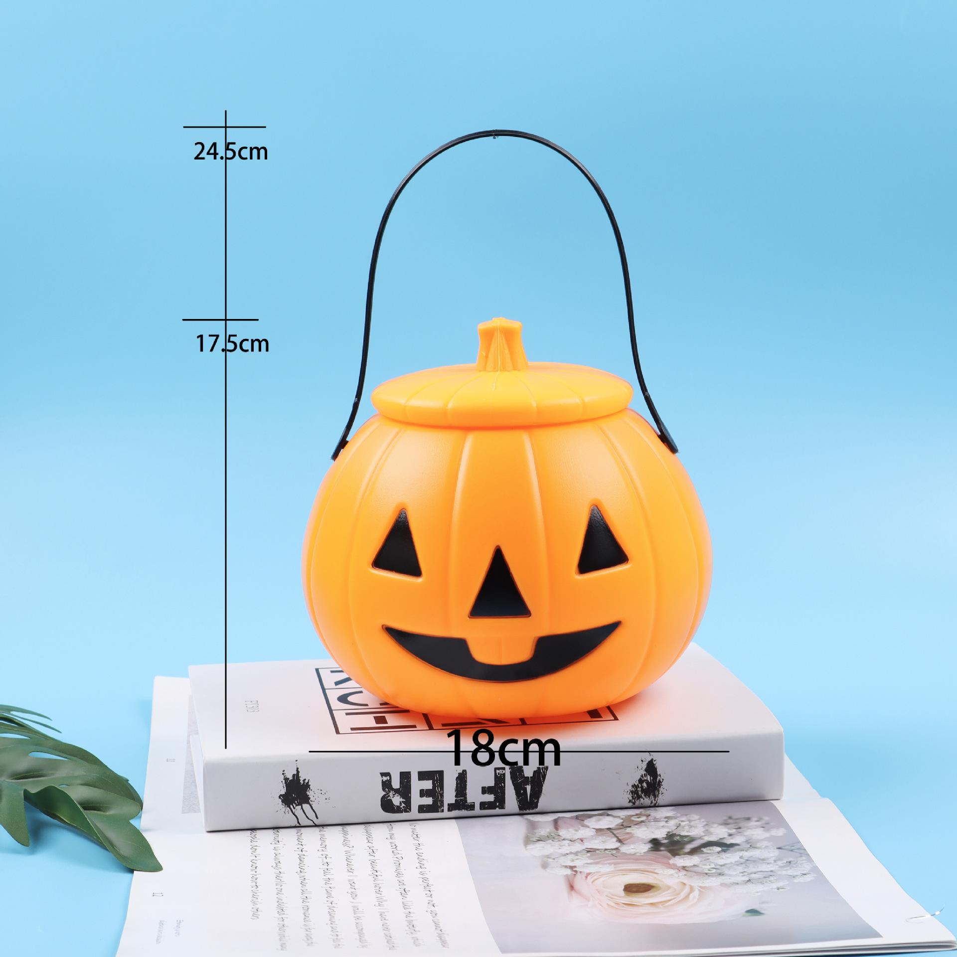 Halloween with cover cute children carrying candy jar kindergarten decoration supplies show props jack-o '-lantern