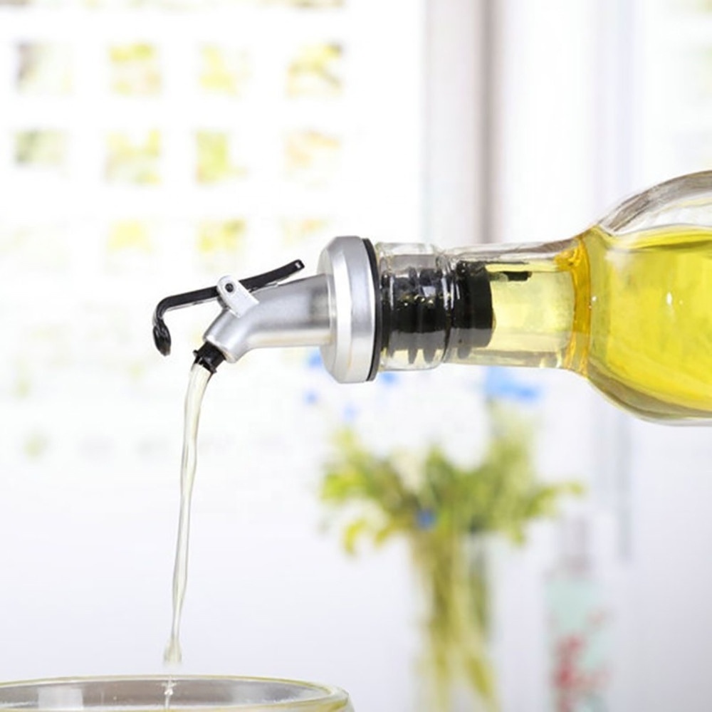 QY Oil bottle stopper vinegar bottles can ABS lock plug seal Leak-proof Food grade plastic Nozzle Sprayer Liquor Dispenser Wine