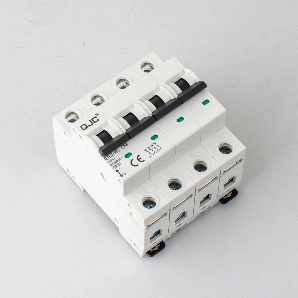 2024 QJC DC Miniature Circuit Breakers Solar PV MCB 12V 24V 48V 550V 1000V Main Switch 2P 4P 10A 16A 20A 32A 63A Battery Protect