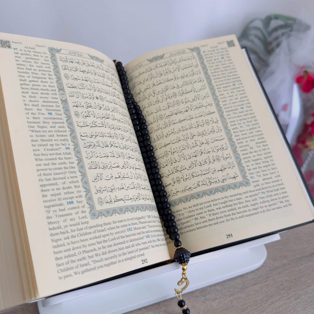 Customized Printed Islamic Holy Quran Books In Solid Color Hot Sale Personalized Holy Quran With English Translation