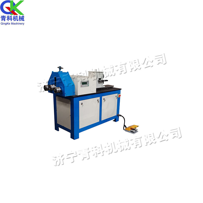 Metal twisting machine Embossing decorative tube processing machine Iron staircase guardrail twisting equipment