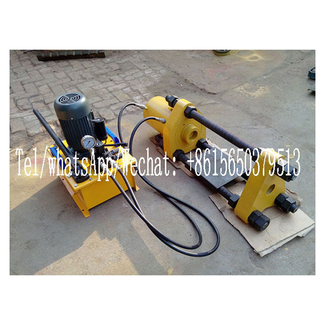 Crawler pin disassembly and assembly machine Field track pin dismantling and installation site Engineering chain press