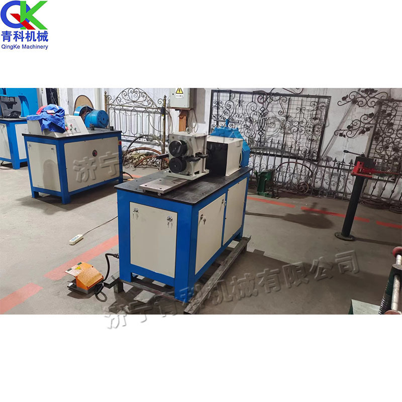 Metal twisting machine Embossing decorative tube processing machine Iron staircase guardrail twisting equipment