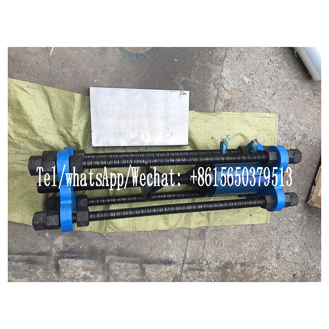 Crawler pin disassembly and assembly machine Field track pin dismantling and installation site Engineering chain press