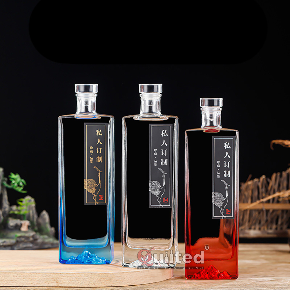 Unique carved flat clear glass bottle empty whisky bottle vodka 500ml 1000ml with cork tequila liqueur bottle