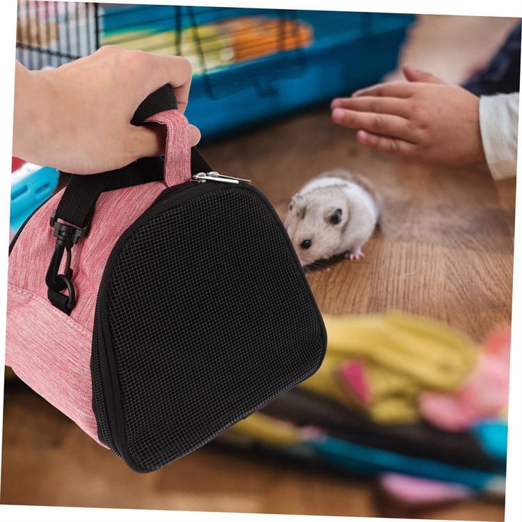 QQgift custom hot sale Small Animal Carrier Pet Travel bag Hamster Out Bag Travel Backpack Travel Purses Pet Carrier For Hamster