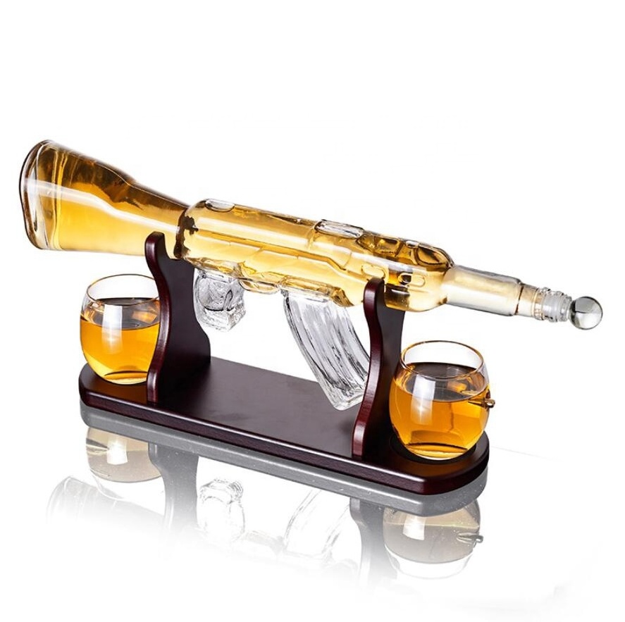 AK 47 gun shaped glass liquor wine bottle glass vodka bottle with 2 glasses and wooden base