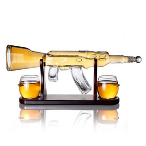 AK 47 gun shaped glass liquor wine bottle glass vodka bottle with 2 glasses and wooden base