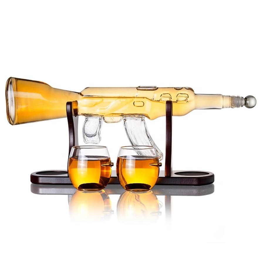 AK 47 gun shaped glass liquor wine bottle glass vodka bottle with 2 glasses and wooden base