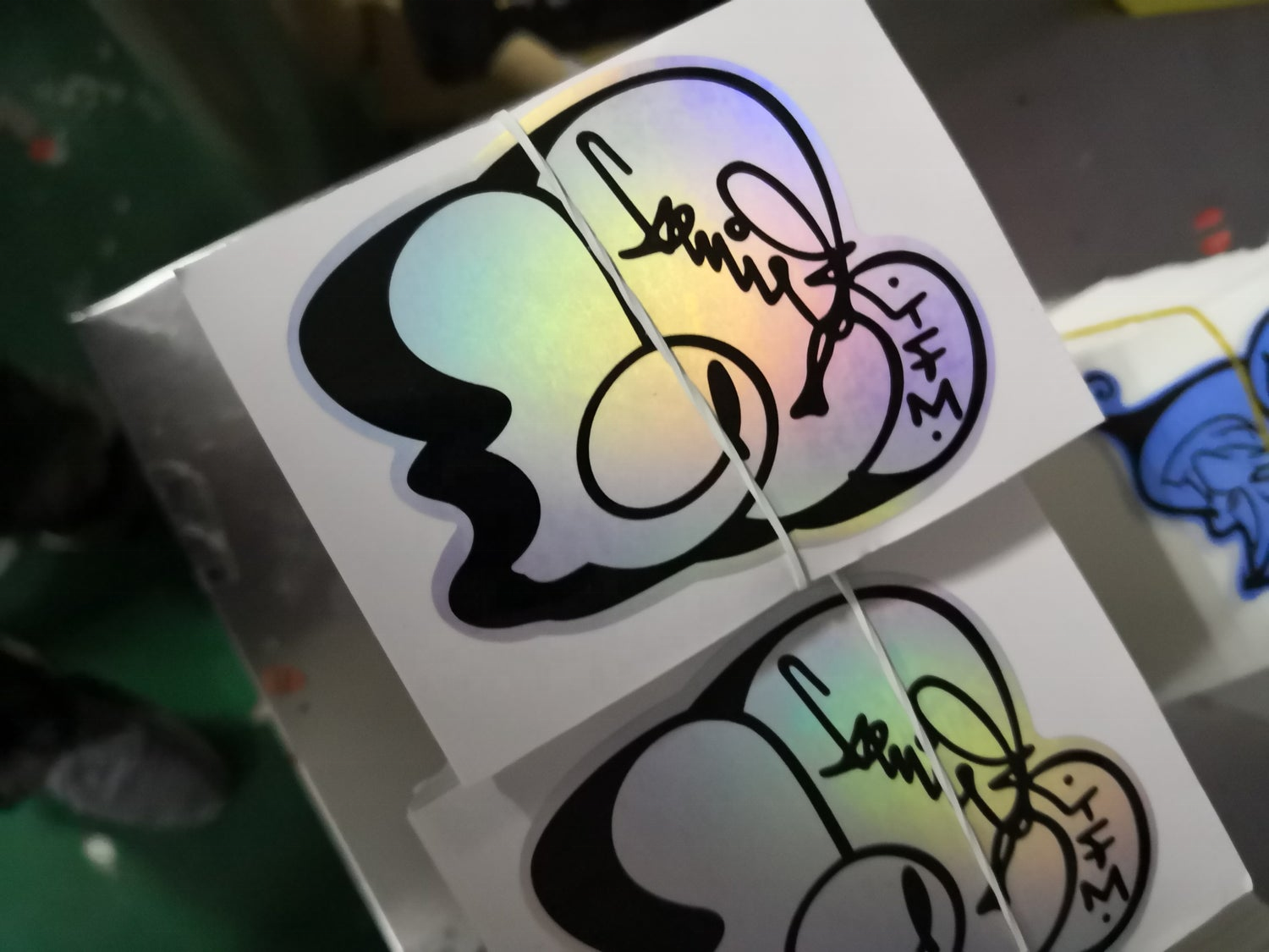 Customized waterproof vinyl Flash die-cutting animation vinyl sticker holographic sticker