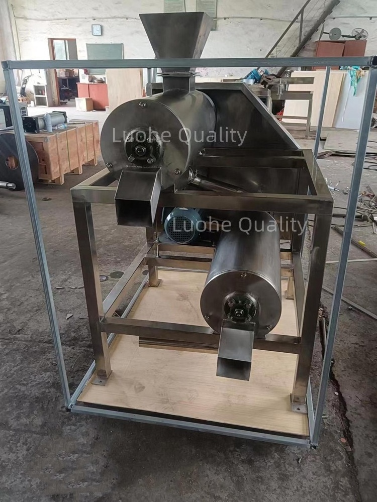 Industrial Stainless Steel Mango Pulper / Fruit Pulp Juice Making Machine / Mango Puree Extractor Machine Price