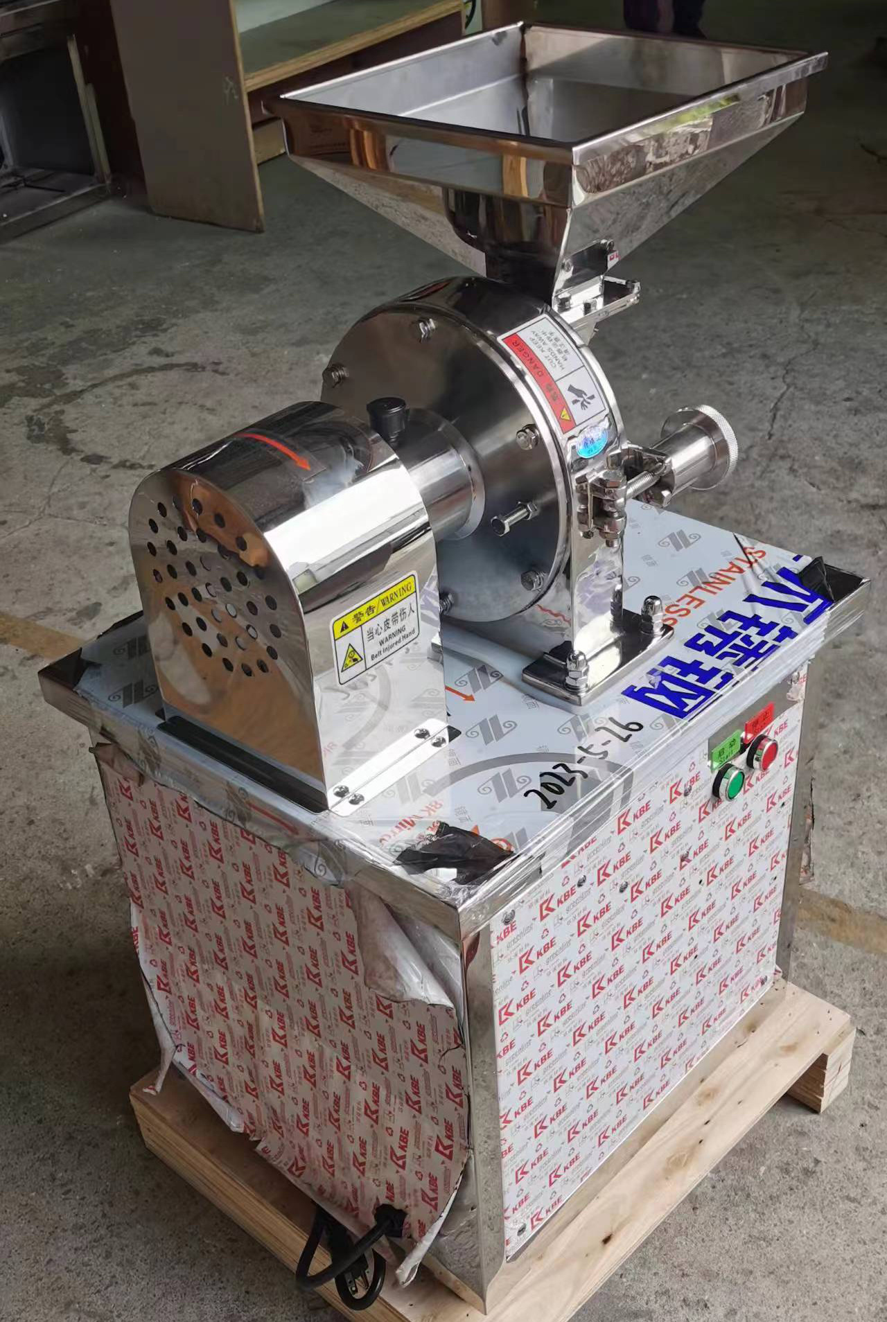 Sugar Grinding Machine / Powder Pulverizer / Chili Grinder / Food Crusher