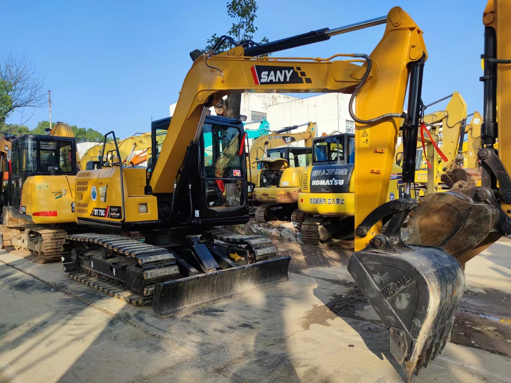 Used SANY 75 SY75C excavator original 7 ton mini digger second-hand machine with cheap price for sale