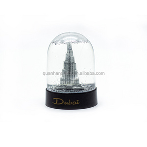 Resin Dubai plastic snow globe souvenir gift items diy plastic snow globe