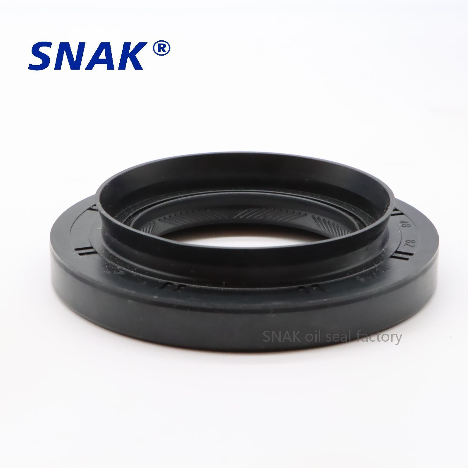 SNAK Factory HTC9YW 48*82*10/18 shaft front oil seal 90311-48019 BH6221E toyota seal transmission output shaft seal