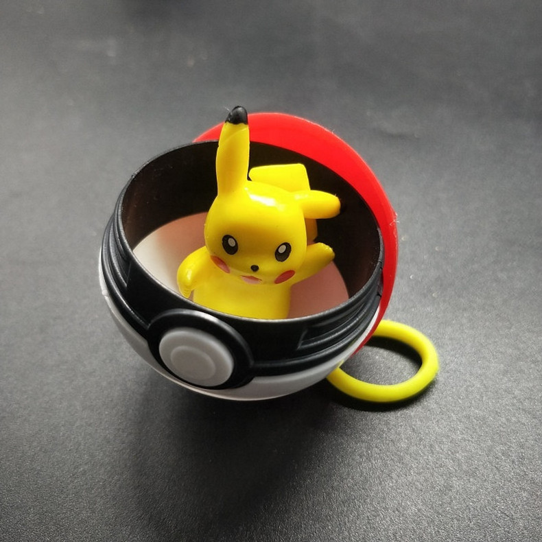 2023 Wholesale Capsule Toys 5 cm Plastic Pikachu Poke mon Ball Cartoon Pokemoned Figure Toy Inside For Vending Machine