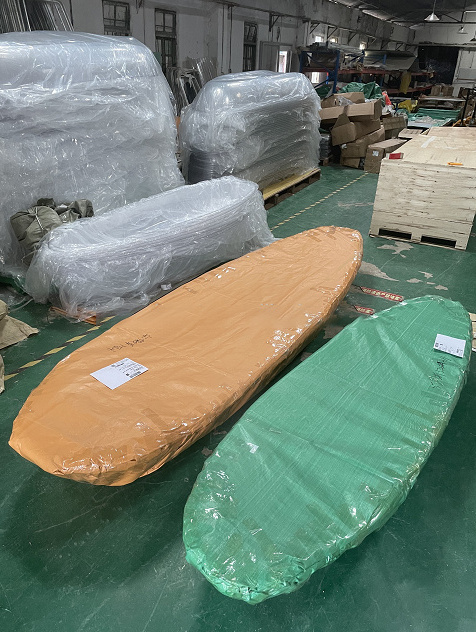 Linyiqueen wholesale cheap price plastic crystal rowing boats single people transparent canoe/kayak for sell