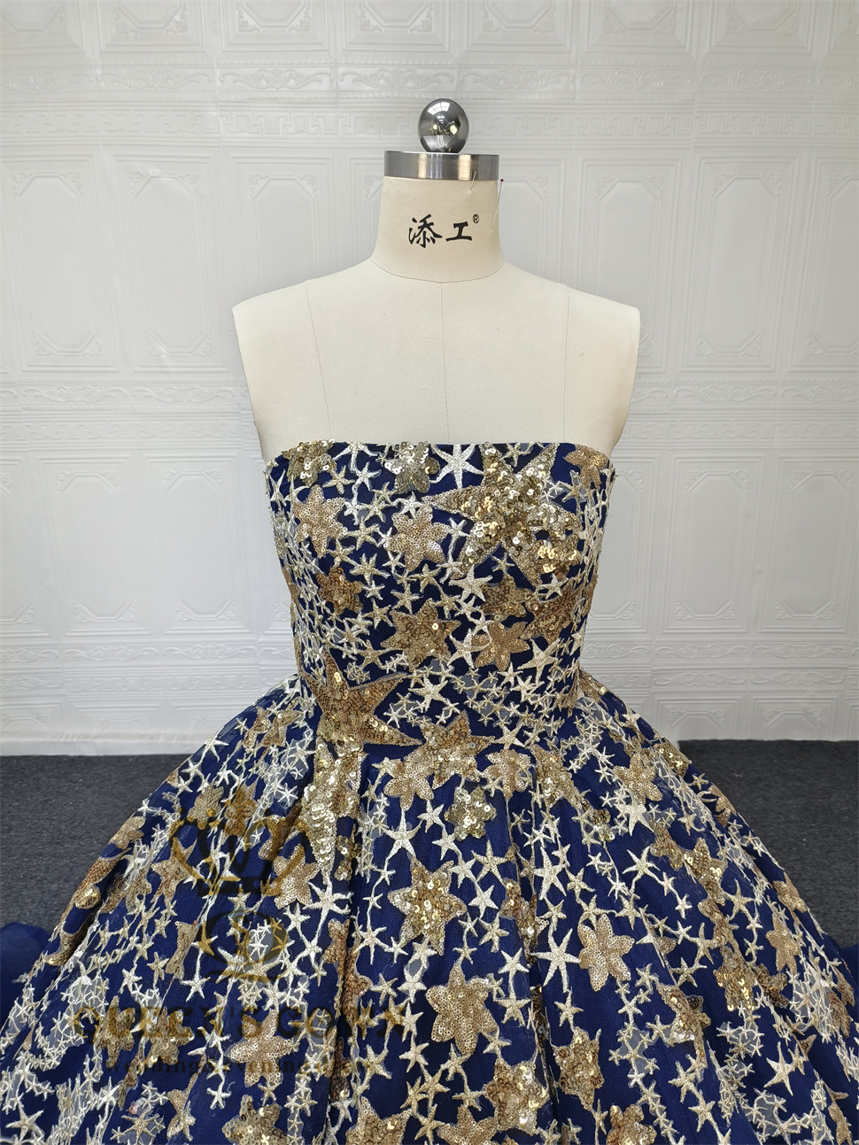 QUEENS GOWN custom blue fantasy starry pattern ball gown with elegant sleeveless quinceanera ball dresses