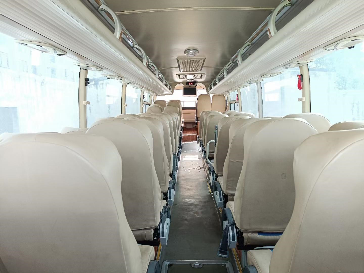 Spot Product City Buses Used Yutong Bus Luxury Coach Second Hand Youtong Bus 55 Seats Sealed Window Coaches for Sale