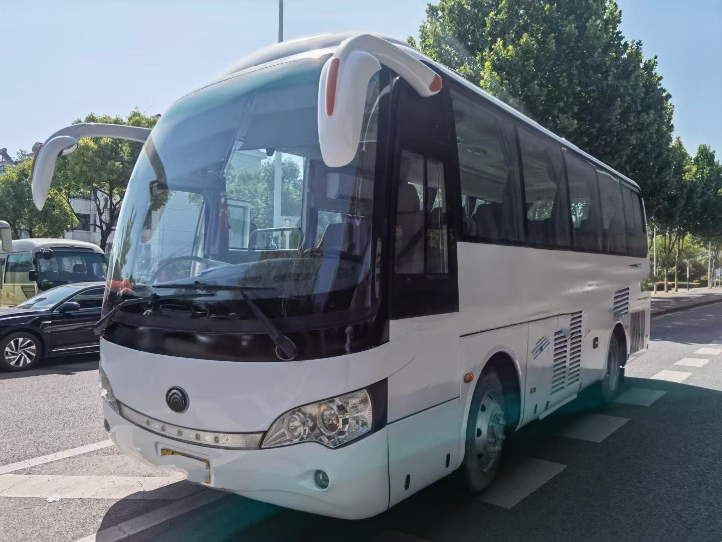 Min Bus Used Zk5110 Sealed Windows Yutong Coach 22 Passenger Bus For Sale