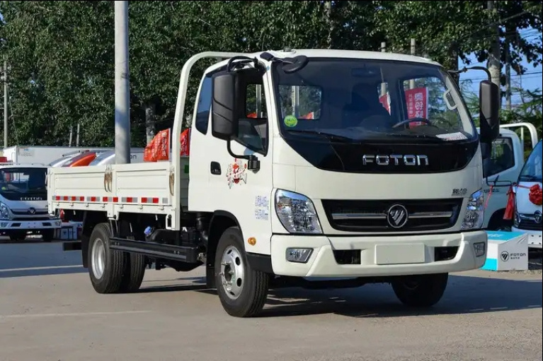 Foton Light Used cargo truck 4x2 146 hp Diesel Engine Cargo Truck 2 ton Lorry Truck for sale