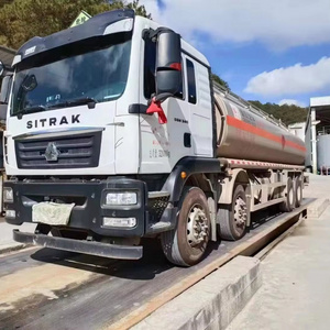 Heavy Duty Sinotruck 20 Ton 8x4 Fuel Tanker Second Hand Howo Fuel Oil Tank Truck for Sale